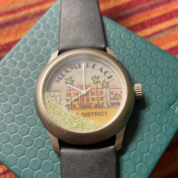 Women’s watch. main image 4
